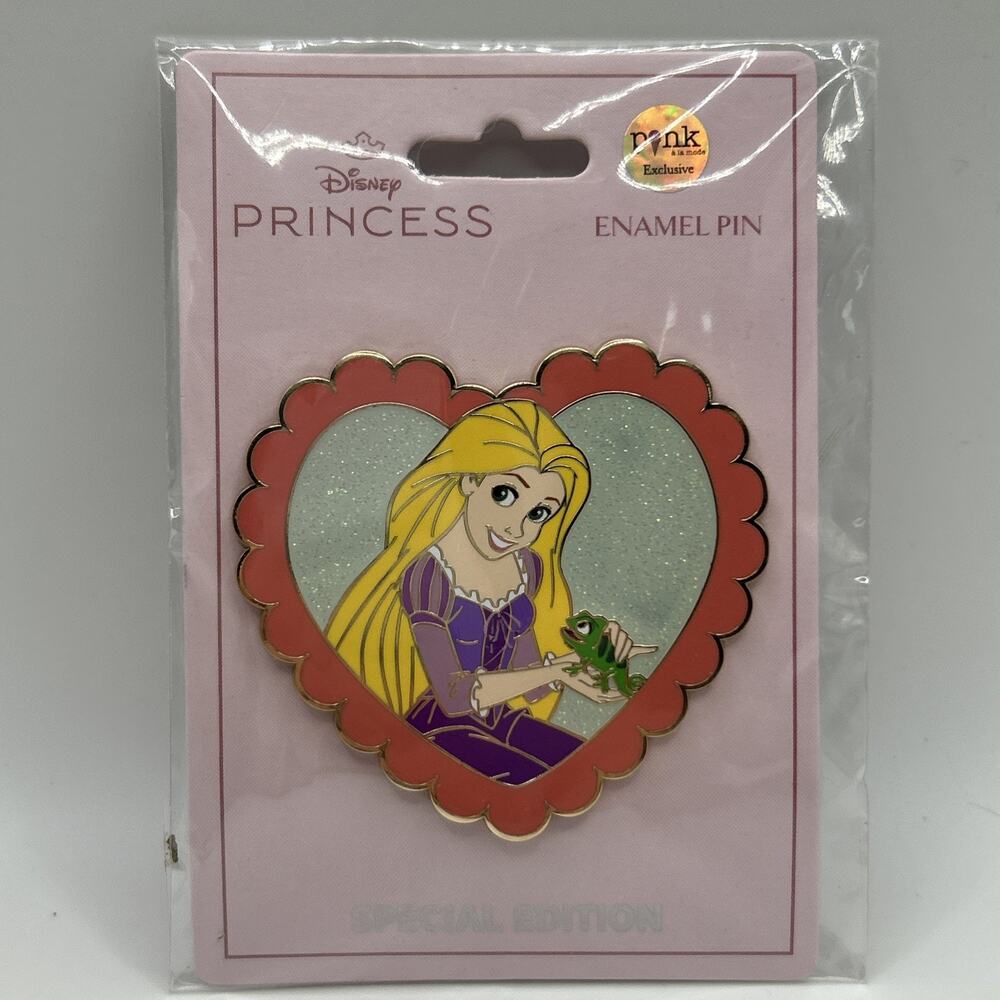 PALM Bestie Pin. Rapunzel And Pascal Special Edition 200